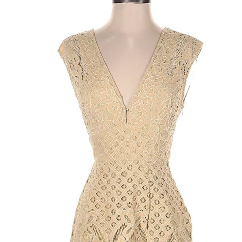 Free People Cream Lace Dress with V-Neck and Sleeveless Design